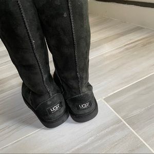 Black Ugg boots
